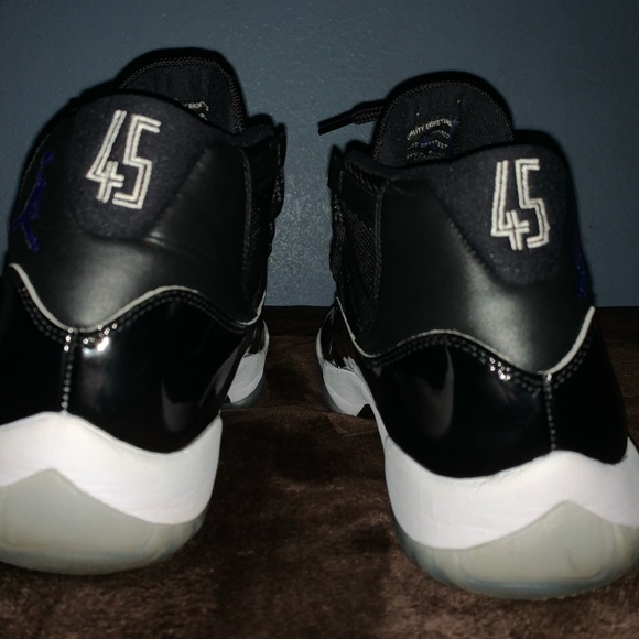 Air Jordan 11 Retro ‘Space Jam’ 2016 - Picture 3 of 5